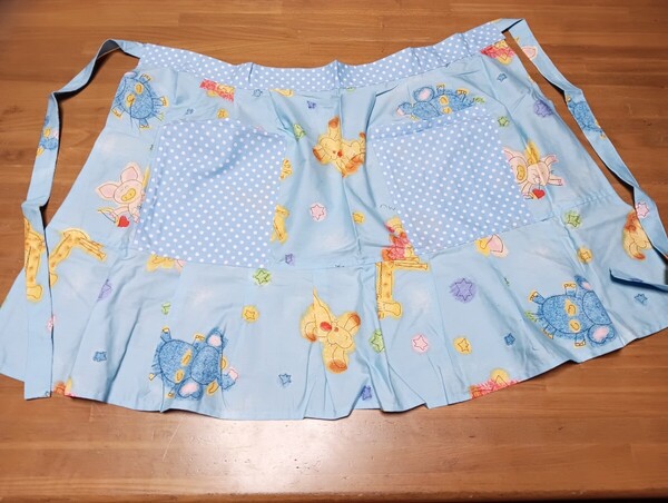 サロンエプロン 前掛け 水色かわいいプリント 綿100 ハンドメイド