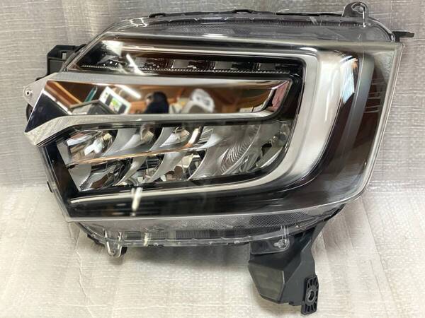 美品 NBOX ホンダ JF4 右ヘッドランプ ライト LED 純正 33100-TTA-J02 STANLEY W3106 送料無料