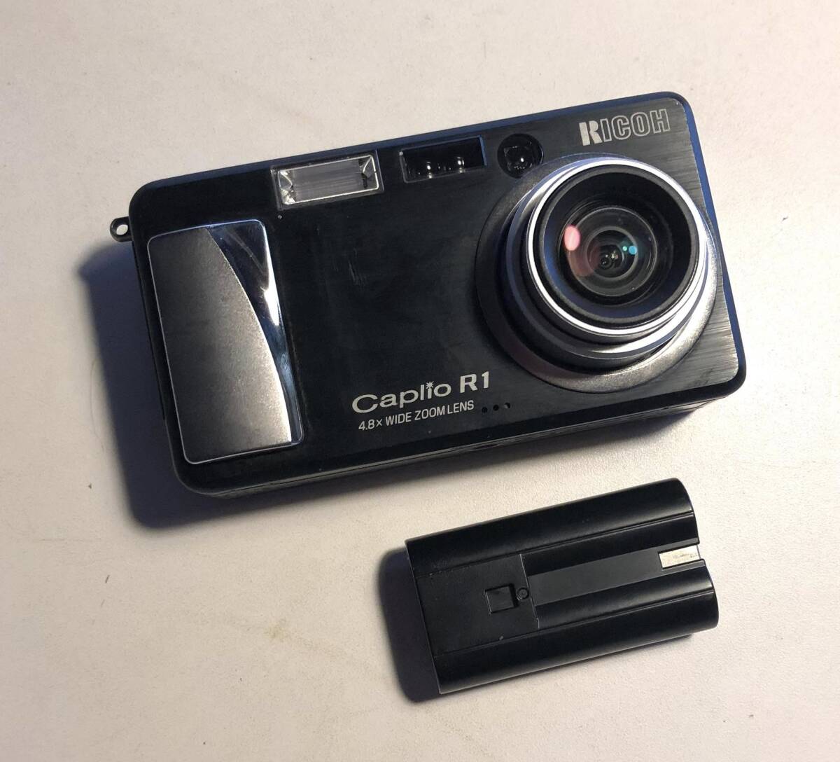 Yahoo!オークション -「caplio r1」(リコー) (コンパクト Yahoo!オークション -「caplio r1」(リコー) (コンパクト