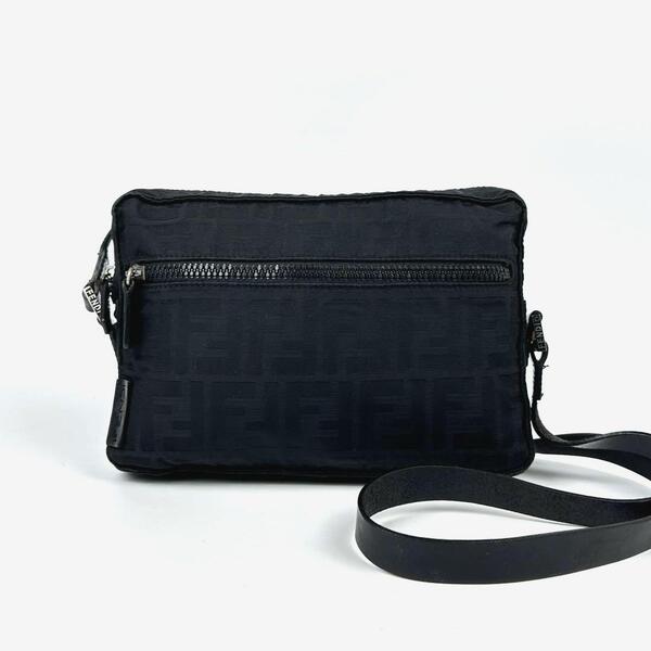 美品■FENDI フェンディ ショルダーバッグ FF ズッカ柄 クロスボディ ブラック ナイロン レザー ジャガード メッセンジャー ユニセックス