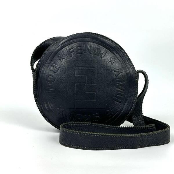 美品■FENDI フェンディ ショルダーバッグ エンボスロゴ FF クロスボディ レザー ブラック サークルロゴ ズッカ ポシェット ユニセックス