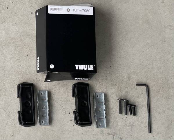 THULEスーリー NV200 バネット(バン・ワゴン H21/5~M20)ベースキャリア**キット7050**1セットのみ