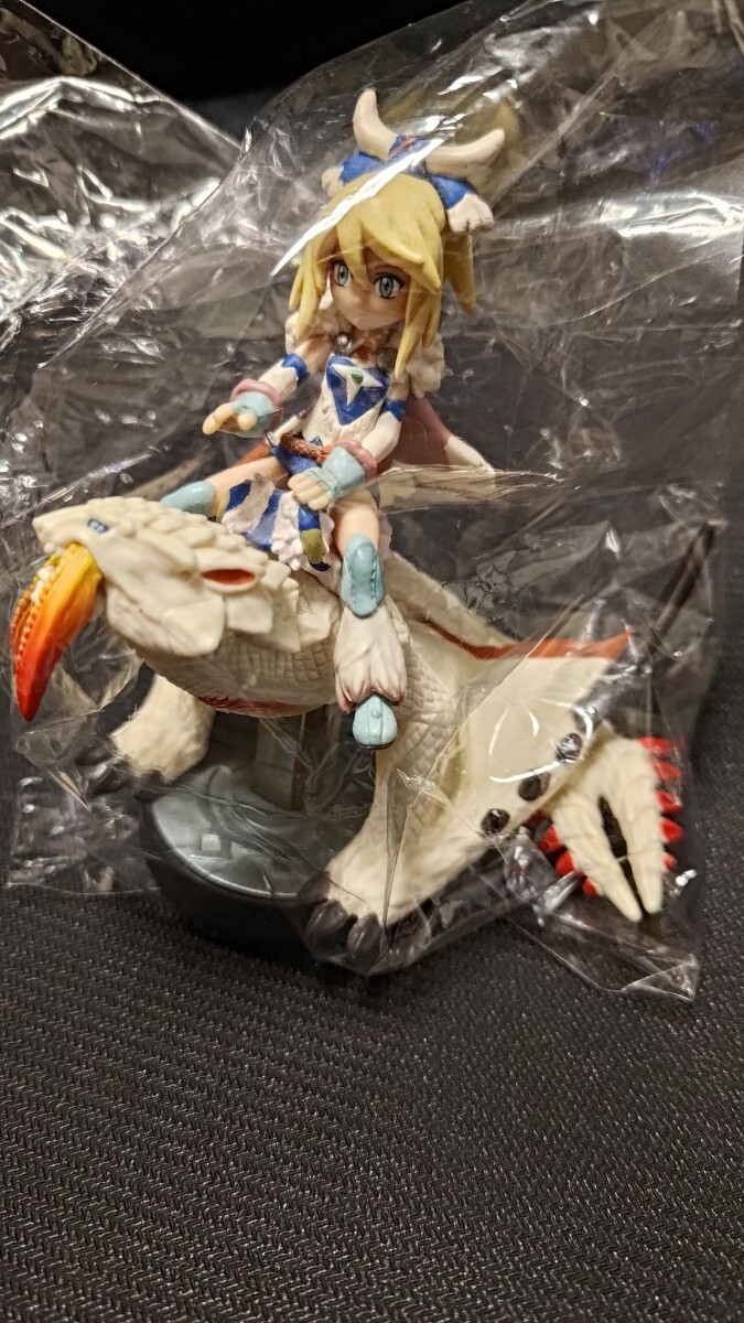 amiibo ベリオロス(ヒョウガ)&アユリア(モンスターハンター ストーリー… amiibo ベリオロス(ヒョウガ)&アユリア モンスターハンター