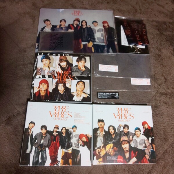 先着予約特典+3形態*初回盤A B 通常盤 初回仕様 SixTONES THE VIBES CD DVD アルバム*カード ネックストラップ クリアファイル ザ バイブス