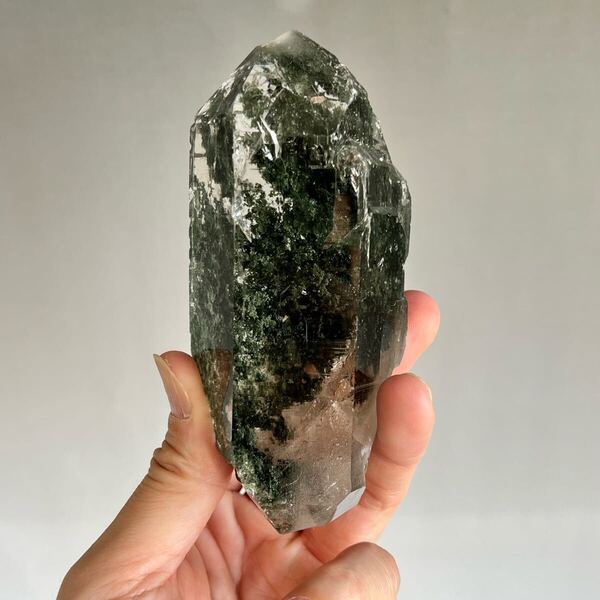神秘的 透明度やばい マニハール産 クローライトクリスタル 水晶 カテドラル付