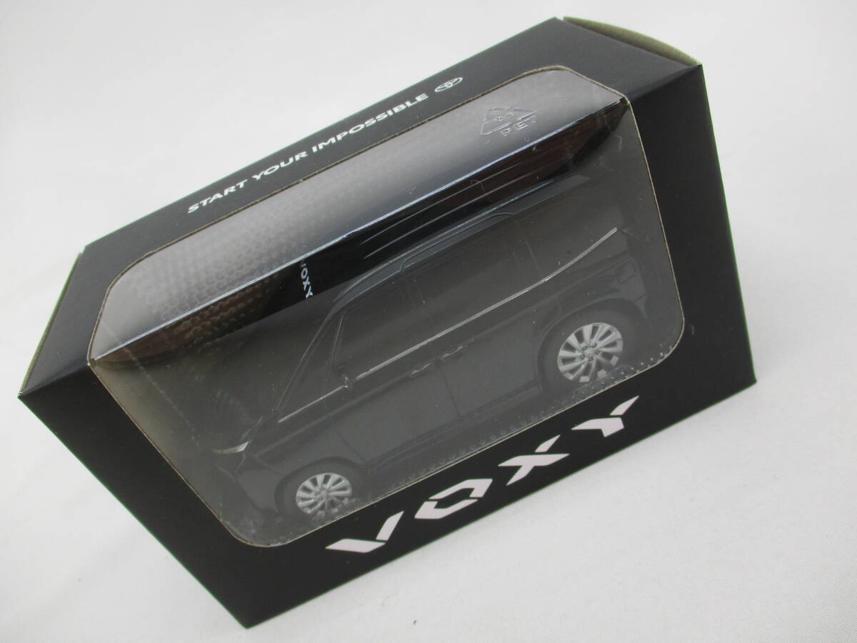 VOXY プルバックカー LEDキーホルダー ミニカー - メルカリ
