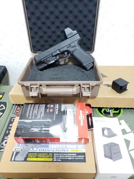 実物カスタム CO2ガスガン 東京マルイ G34 GEN4 S製スライド SUREFIRE X300U-A OLIGHTドットサイト(グロック GLOCK G19 G18 G17 VFC WE GHK