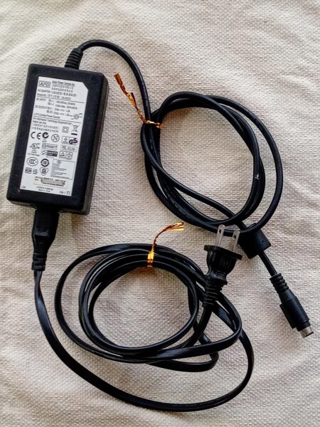 ★ 送料無料 即決 レア ACアダプター 中古品 ★ APD(Asian Power Devices Ins.) DA30C01 ※機器側 丸ピン 5芯