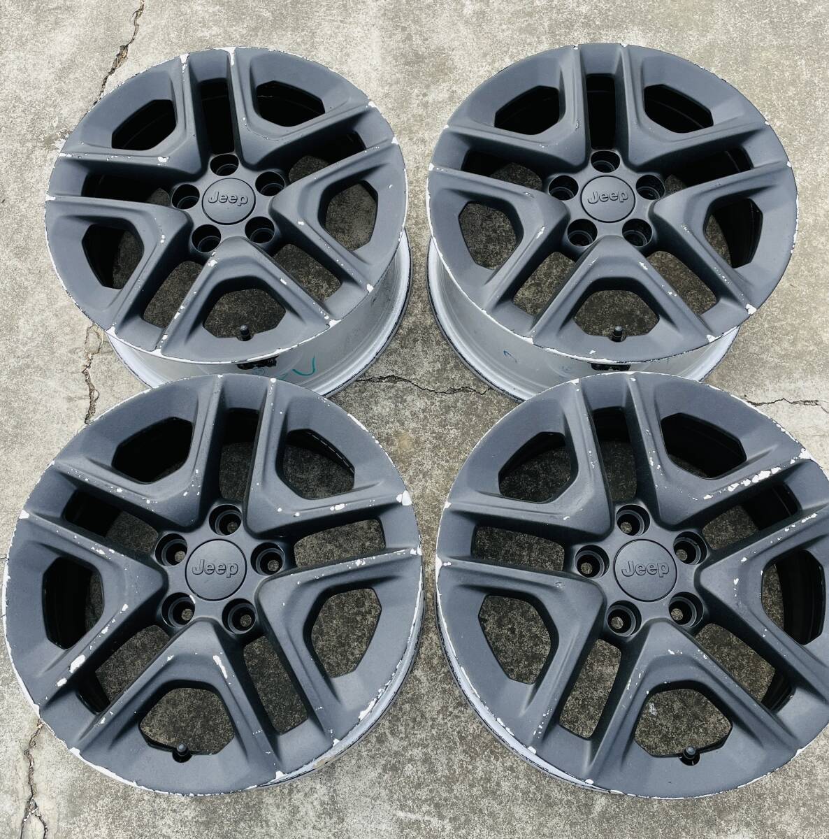 希少美品】jeep コンパス 純正オプション18インチホイールタイヤ