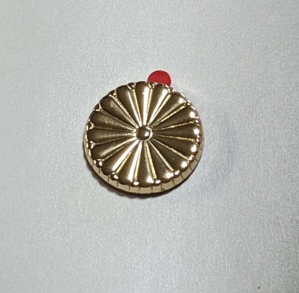 金色の菊紋 パーツ 20mm チャーム ボタン 菊 ご紋 御紋 菊花紋 旧帝国海軍 大日本帝国 コンチョボタン