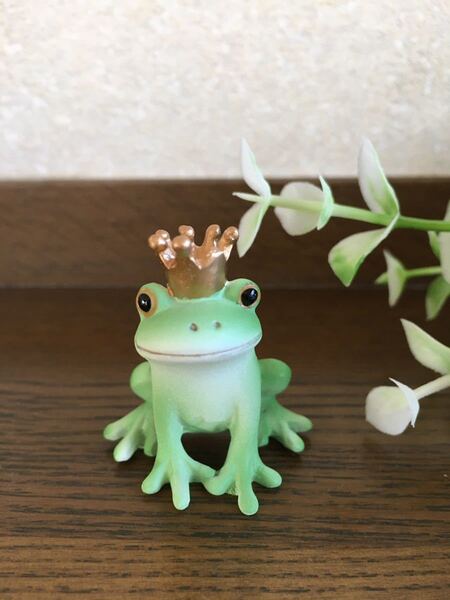 カエルのマスコット♪ Copeau コポー 王冠のカエル かえるの置物