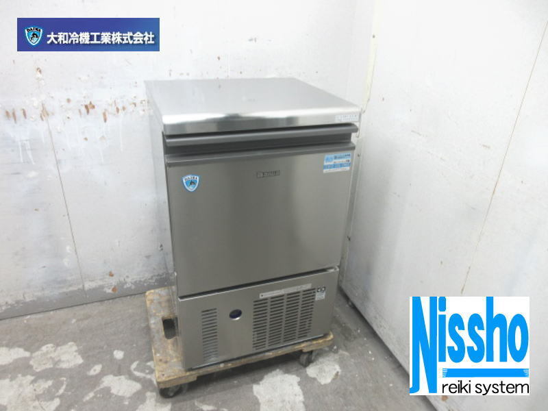 Yahoo!オークション - 2023年製【自動製氷機 35kg】中古 美品 Yahoo!オークション - 2023年製【自動製氷機 35kg】中古 美品