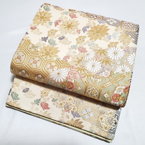送料無料 鳳翔 花文模様 金糸 パステル 亀甲花文 唐草 菊 花菱 六通 正絹 フォーマルな袋帯 仕立て上がり リサイクル