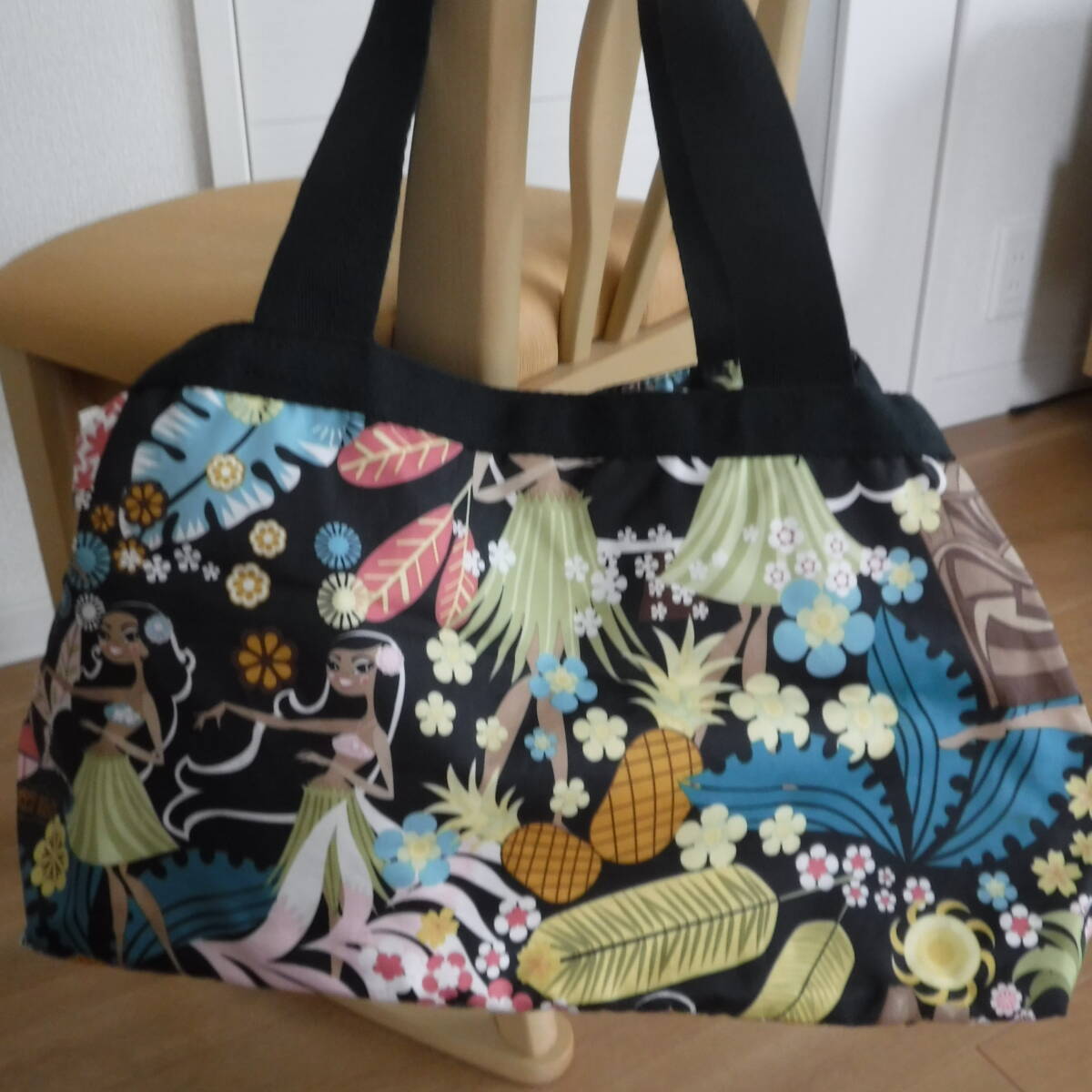 【美品】大容量　レスポートサック ハワイ限定 ワヒネフラ ボストンバッグ　鍵付き LeSportsac ハワイ限定 ボストンバッグ 鍵付き - メルカリ