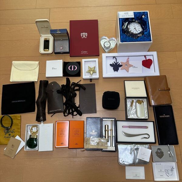 未使用品、美品多数!送料無料!Christian Dior Louis Vuitton CHANEL HERMES Cartier ミキモト 雑貨 小物 キーホルダー 時計 大量セット