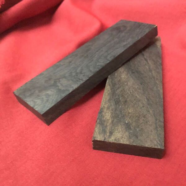 2ピース 材木 黒檀 エボニー 銘木 DIY ハンドメイド 素材 木材 端材 楽器用 ナイフハンドル ダークカラー 木目