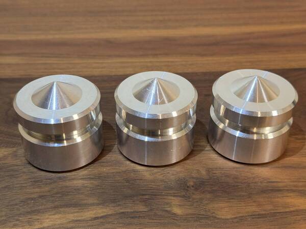 K.Racing Audio Design DEVICE002 インシュレーター アルミスパイク 3個セット ③ Silver Running