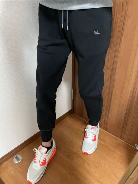 定価8.3万 1PIU1UGUALE3 スウェットパンツ Ⅴ ジャージ ブラック ジョガーパンツ