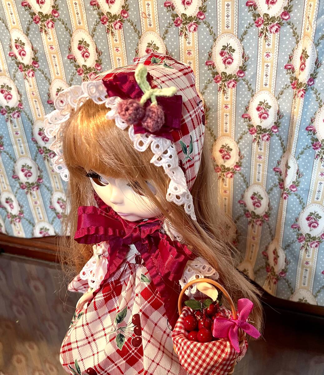 ネオブライス用）アウトフィット さくらんぼ柄ドレスセット