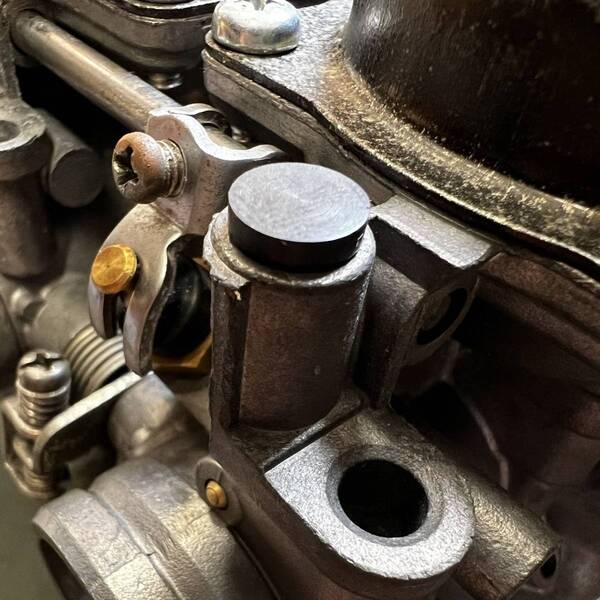 送料無料 MADE IN JAPAN XJR400 XJR400R 4HM キャブレター パイロットスクリュー 用 キャップ 新品 メクラキャップ