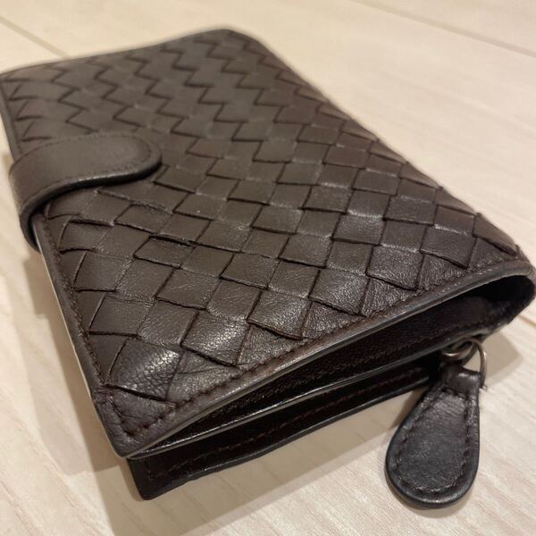 人気!美品!送料込み! BOTTEGA VENETA ボッテガヴェネタ イントレチャート 二つ折り財布 コンパクトウォレット ミニ財布 本革