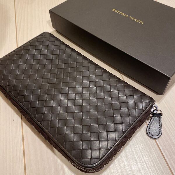 大人気!極美品!送料込み! BOTTEGA VENETA ボッテガヴェネタ イントレチャート ラウンドファスナー ジッピーウォレット 長財布 スリム