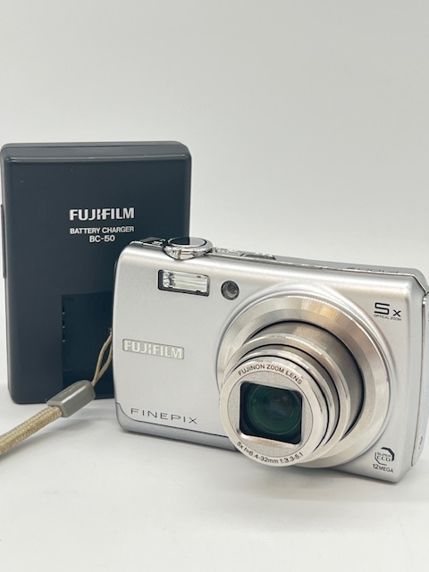 Yahoo!オークション -「finepix f100fd」の落札相場・落札価格