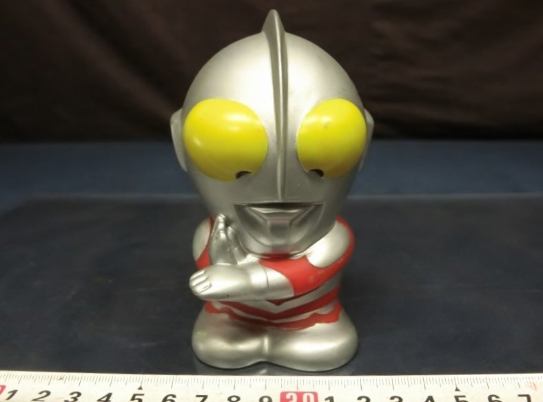 Yahoo!オークション -「ウルトラマン 貯金箱」(ウルトラマン