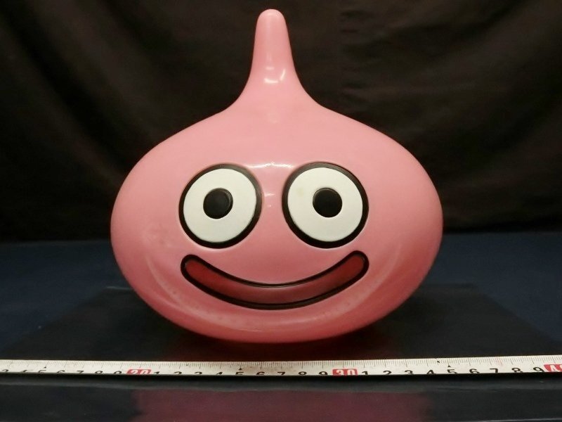 SQUARE ENIX - ビック金スライム貯金箱^ - ^美品 Amazon.co.jp: 超ビッグ DQ スライムバンク 金の貯金箱 ゴールド