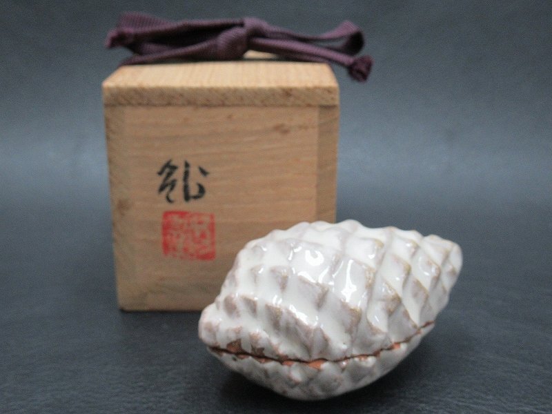 数江瓢鮎子作　自作　安南　紋手　銘『花の園』　茶碗　共箱　茶道具 〇【茶器/茶道具 抹茶茶碗】 御本手 花筏 小倉寅介作 – 今屋静香園