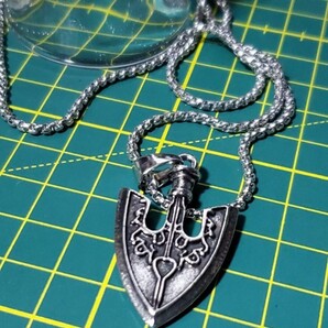 ジョジョの奇妙な冒険【スタンドの矢じり】メタルネックレス│アメリカン海外雑貨│アニメ、漫画、コミックグッズ