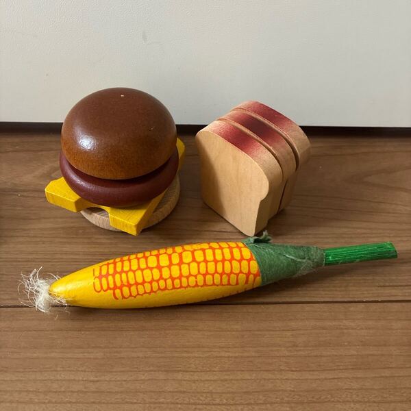 木製おままごとセット(ハンバーガー、トースト、とうもろこし) Erzi エルツィ