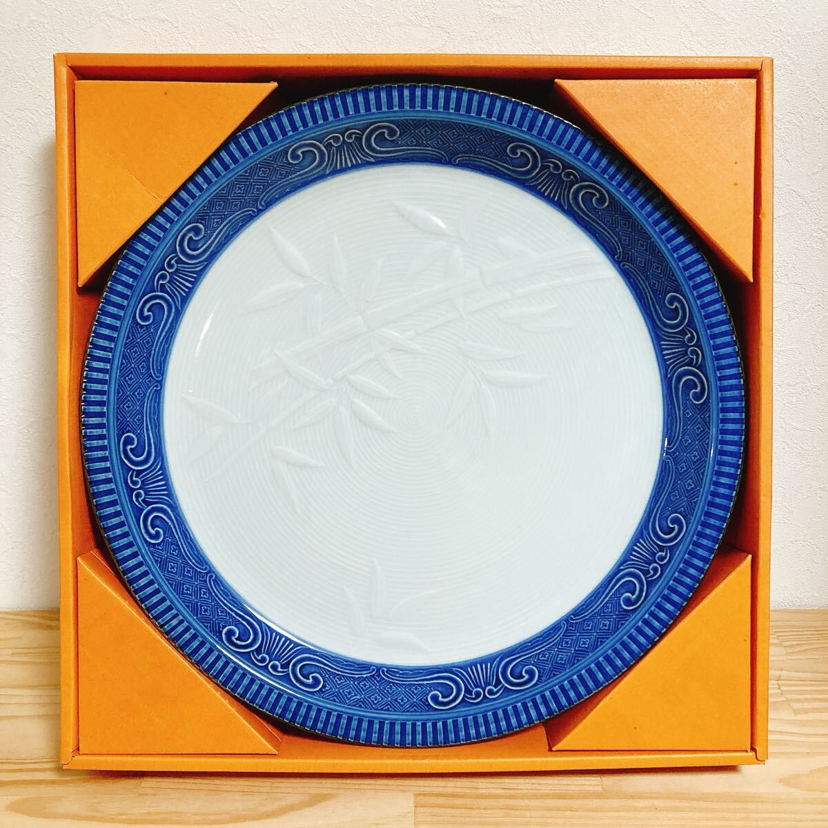 有田焼 萬泉 椿絵一尺皿 未使用長期保管品m(_ _)m 有田焼 萬泉 椿絵一尺皿 未使用長期保管品m(_ _)