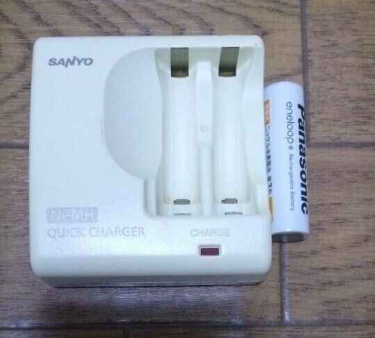 急速充電器 SANYO【NC-MDR02】 単3 単4充電 ニッケル水素電池単3形(エネループ) 1本付き