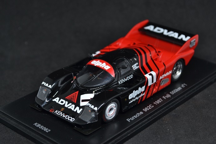 スパーク 1/43 ポルシェ 962C #27 500km Sugo 1990 : 寝具