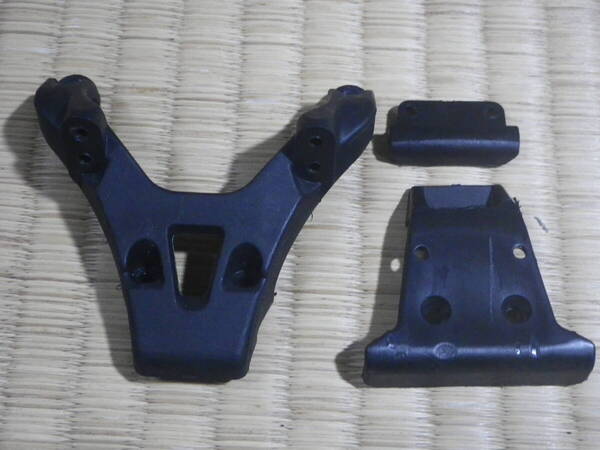 ★送料込み!!●ヨコモ YOKOMO (Z2-002BT) YZ-2 フロントバルクヘッド フロントバンパー リヤバンパー 中古品!!
