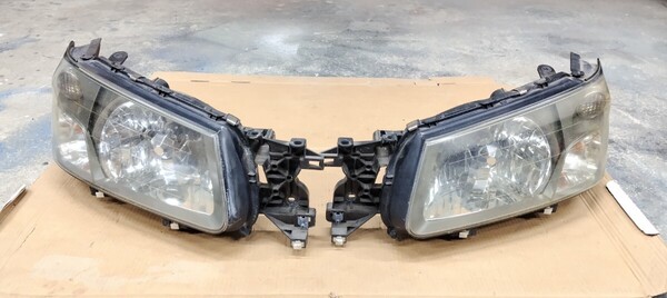 【送料無料】スバル フォレスター SG5 SG9 前期 純正 HID ヘッドライト 左右セット バラスト付き ICHIKOH 1703 SUBARU FORESTER