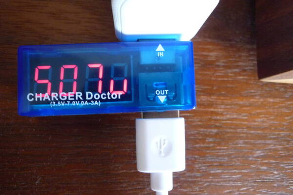 実用品 デジタルUSB電圧電流チェッカー CHARGER Doctor