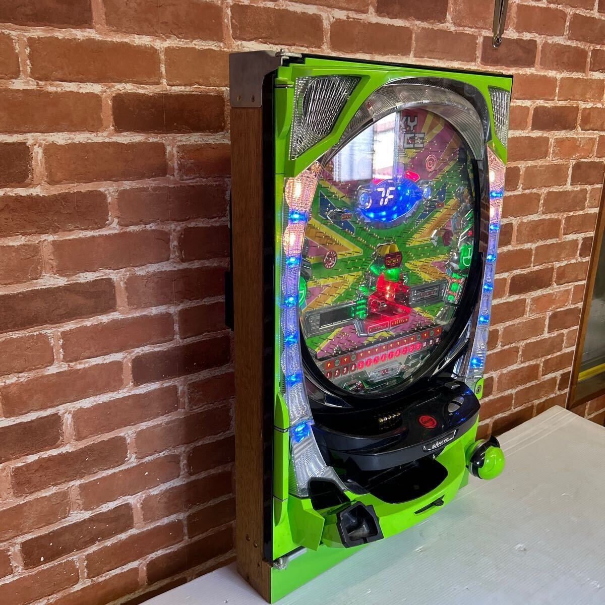 希少　パチンコ機実機　CRビッキーチャンスREV. CRビッキーチャンスREV.（パチンコ）スペック・保留・ボーダー