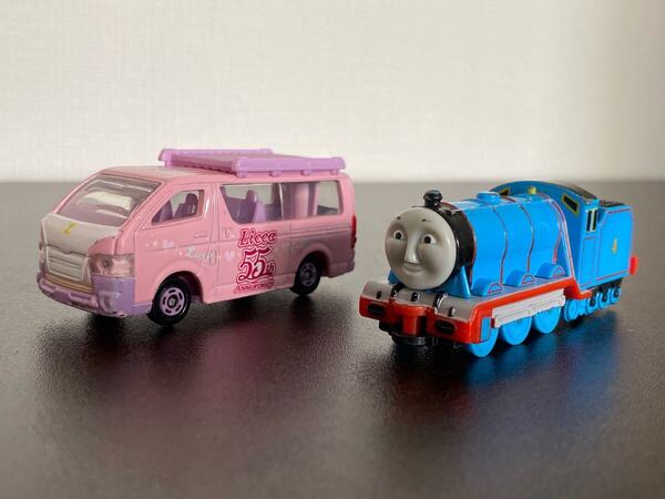 トミカ トヨタ ハイエース リカちゃん 55周年 きかんしゃトーマス ゴードン TOMICA