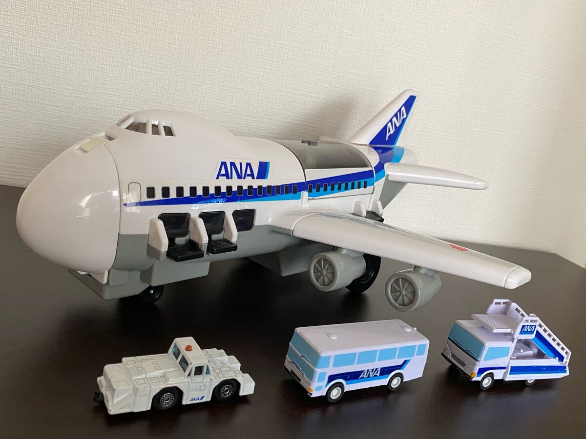 Amazon | トミカ 新空港セット 全日空ANA□富士重工 セミ