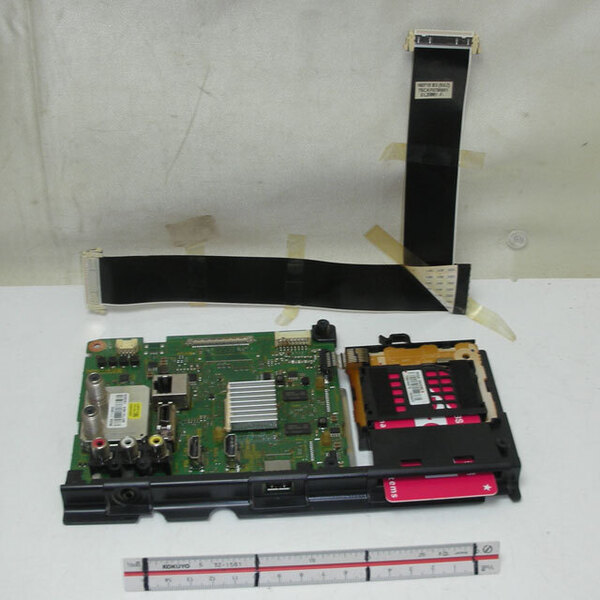 動作品:Panasonic TH-32D305用 チューナー電源基板