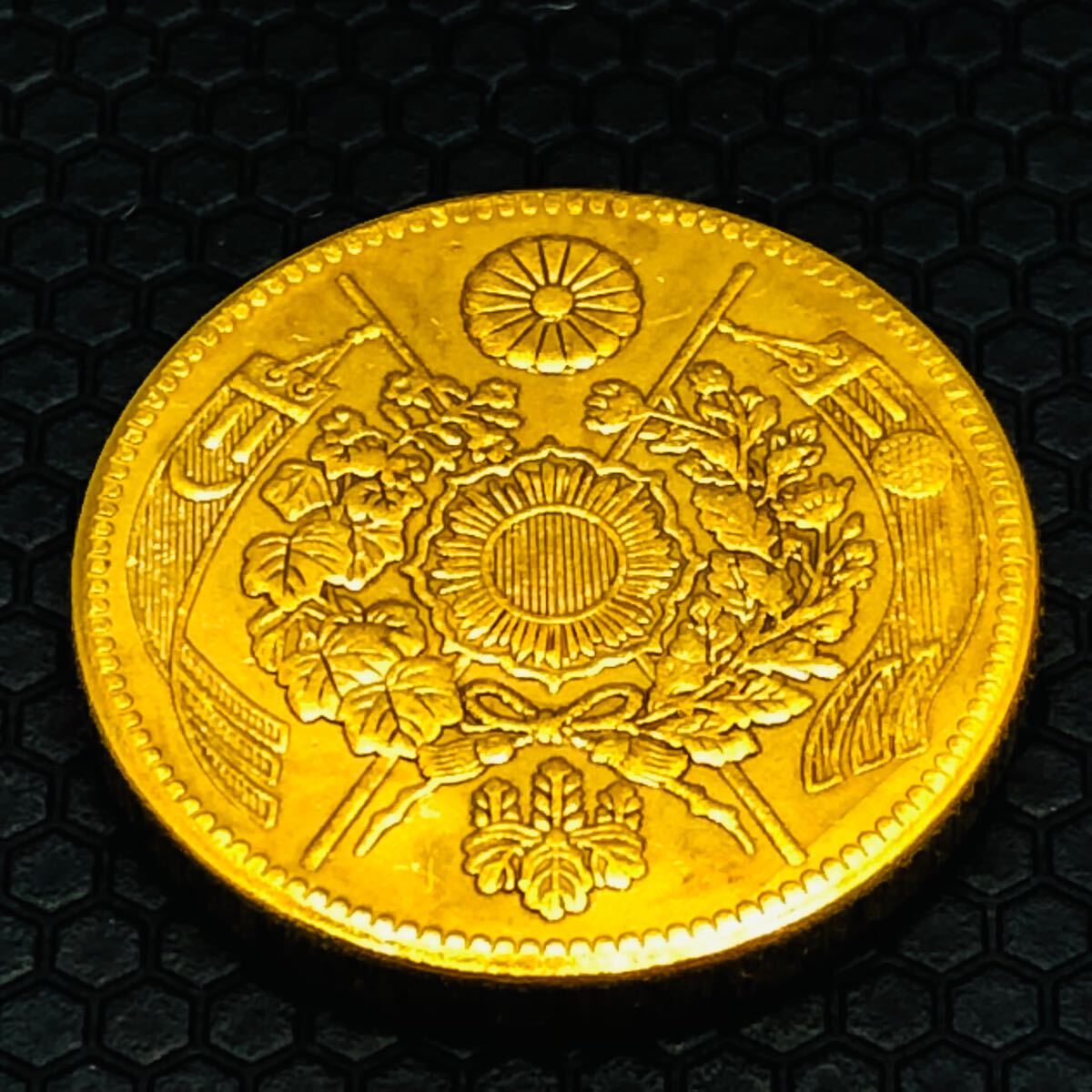 Yahoo!オークション -「菊 紋」(金貨) (近代)の落札相場・落札価格 Yahoo!オークション -「菊 紋」(金貨) (近代)の落札相場・落札価格