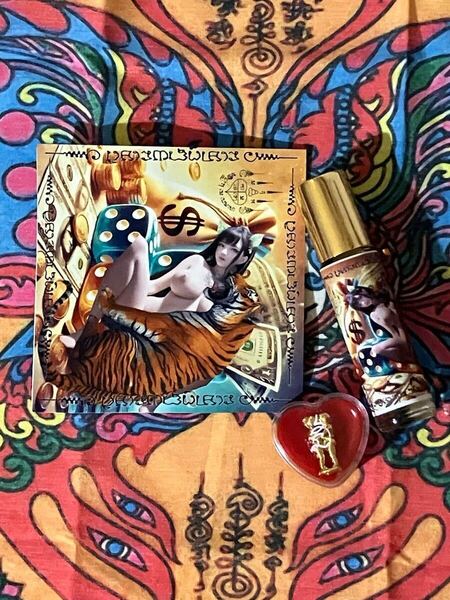 タイ amulet セット ハート護符&香油ボトル 欲望 誘引 魅了される装飾品
