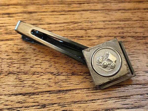 幌馬車?コイン型? ネクタイピン 未使用長期保管品