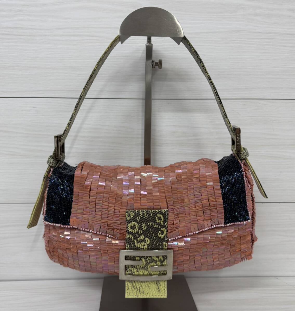 2025年最新】Yahoo!オークション -fendi マンマバケットの中古品 2025年最新】Yahoo!オークション -fendi マンマバケットの中古品