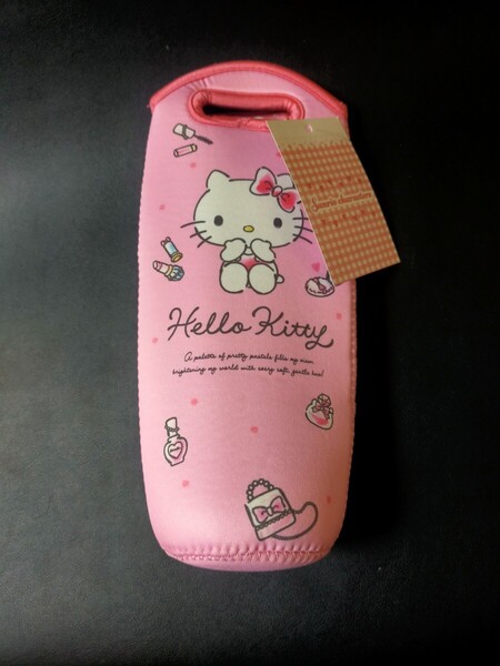 即決!送料無料!ペットボトルカバー 水筒カバー サンリオ【ハローキティ】 500ml キティちゃん レトロ柄 総柄