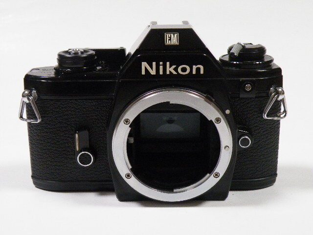 【激安大特価!】 Yahoo!オークション -「nikon em」の落札相場・落札価格 フィルムカメラ