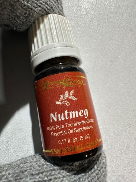 新品 ナツメグ ヤングリヴィング Nutmeg エッセンシャルオイル アロマ