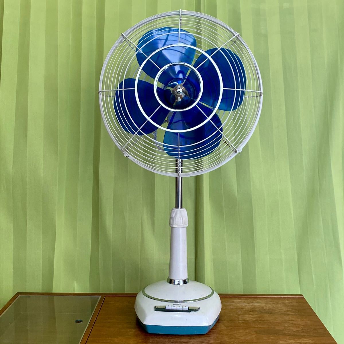 Yahoo!オークション -「昭和レトロ 扇風機 東芝」(扇風機) (電化 Yahoo!オークション -「昭和レトロ 扇風機 東芝」(扇風機) (電化